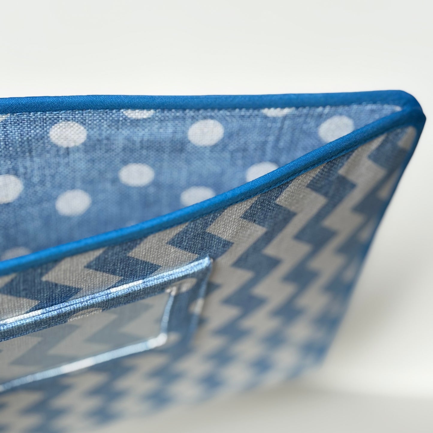 Ministry Magazine Sleeve – Blue Polka Dot Zigzag Field Service Organizer (7.5” x 10.5”)