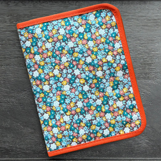 Flower Field Mini Ministry Organizer – Tract and Invitation Holder (4.4” x 5.8”)