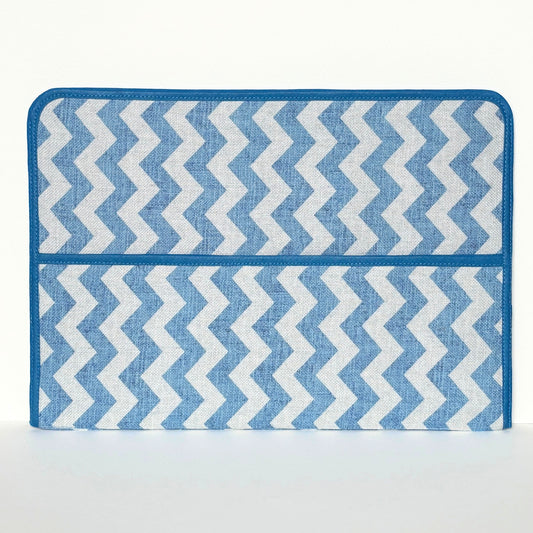 Ministry Magazine Sleeve – Blue Polka Dot Zigzag Field Service Organizer (7.5” x 10.5”)