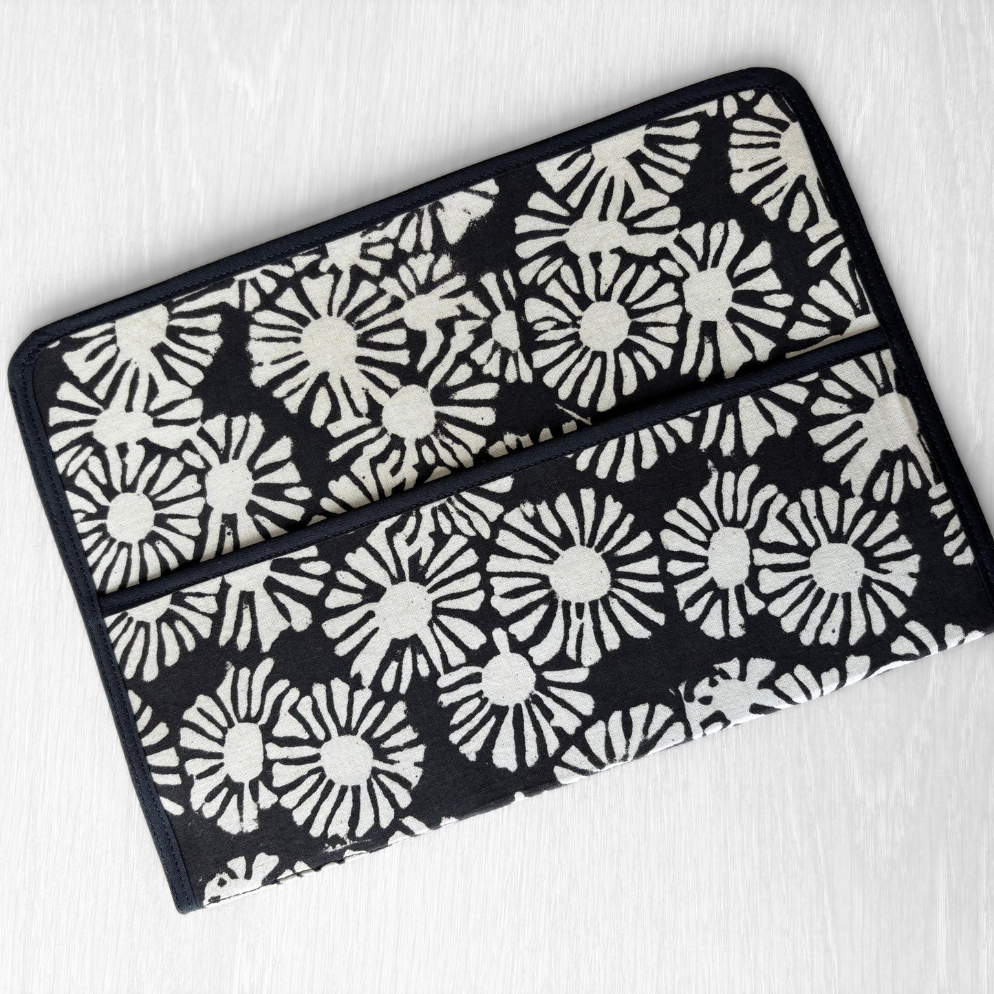Black and White Floral Ministry Magazine Sleeve – Field Service Organizer (7.5” x 10.5”)
